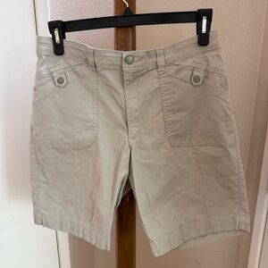 Lee‎ Women’s Comfort Fit Walking Shorts in Light Tan- Size 14 M